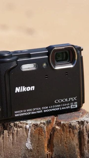 Зургийн аппарат NIKON W300